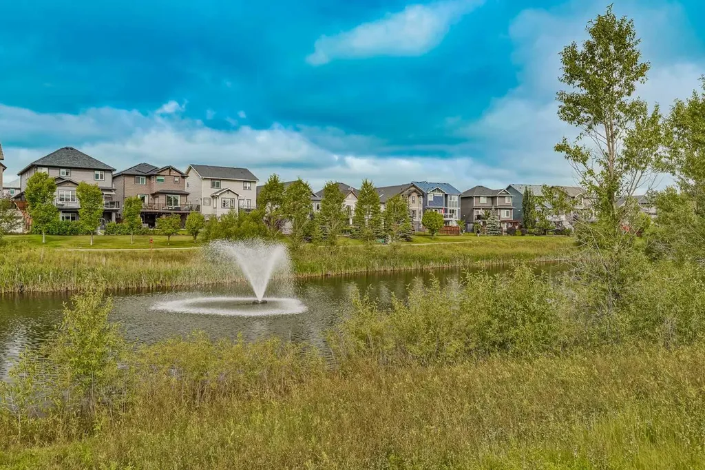 225 Kingsmere Cove SE Airdrie AB T4A 0S1