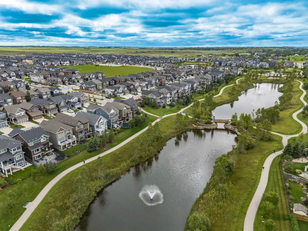 225 Kingsmere Cove SE Airdrie AB T4A 0S1