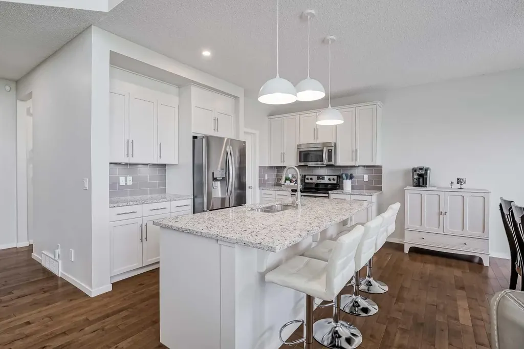 225 Kingsmere Cove SE Airdrie AB T4A 0S1