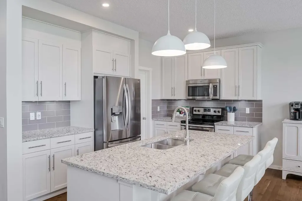 225 Kingsmere Cove SE Airdrie AB T4A 0S1