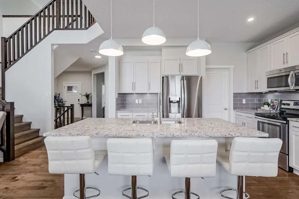 225 Kingsmere Cove SE Airdrie AB T4A 0S1