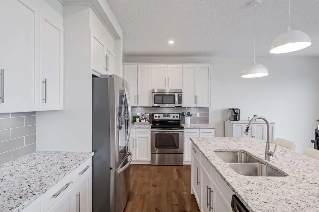 225 Kingsmere Cove SE Airdrie AB T4A 0S1