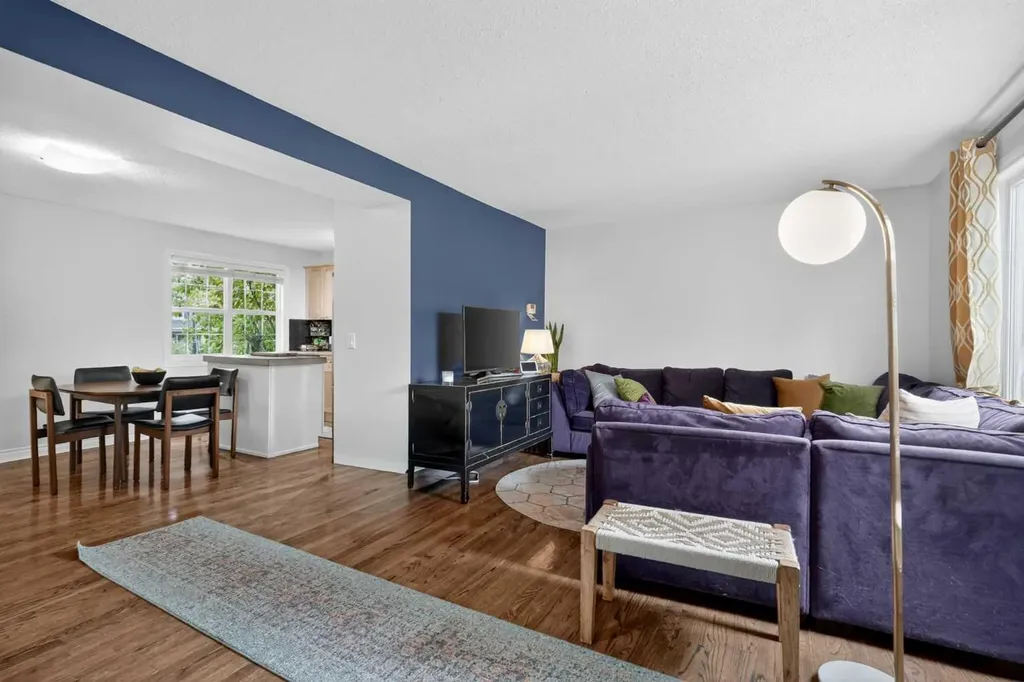 4421 Quentin Court SW Calgary AB T2T 6B8