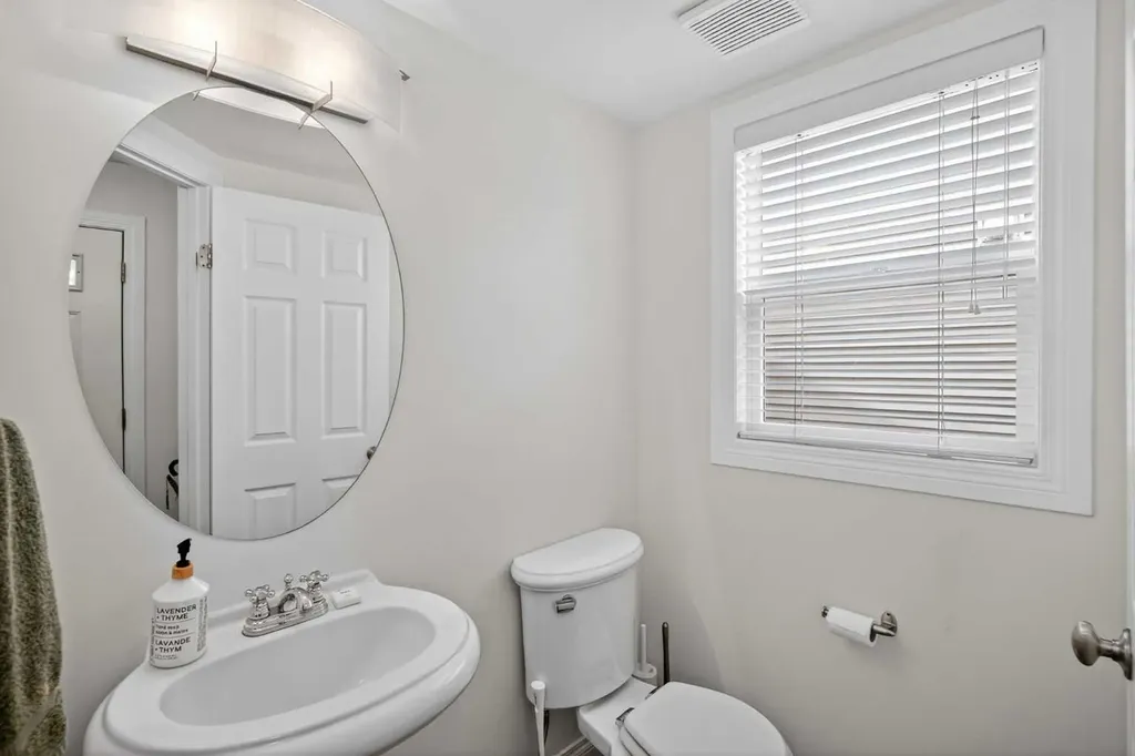 4421 Quentin Court SW Calgary AB T2T 6B8