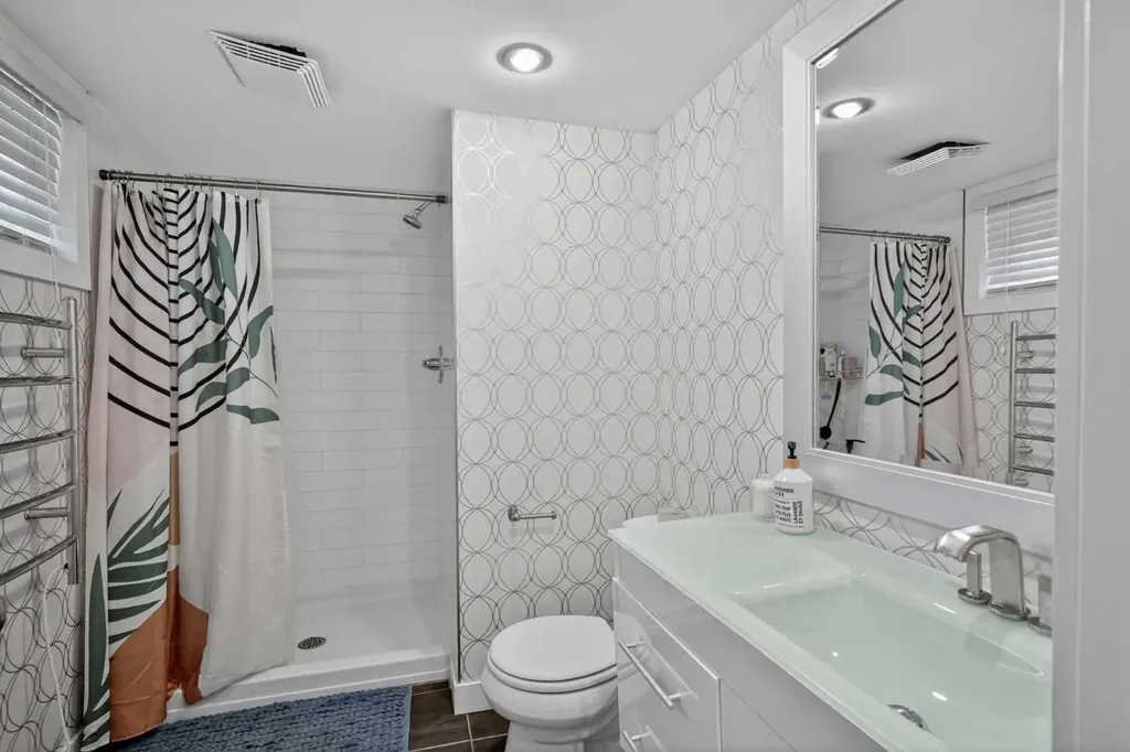 4421 Quentin Court SW Calgary AB T2T 6B8