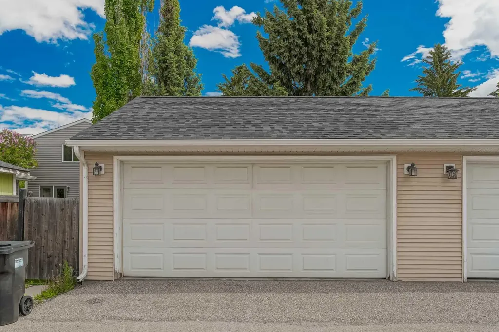4421 Quentin Court SW Calgary AB T2T 6B8