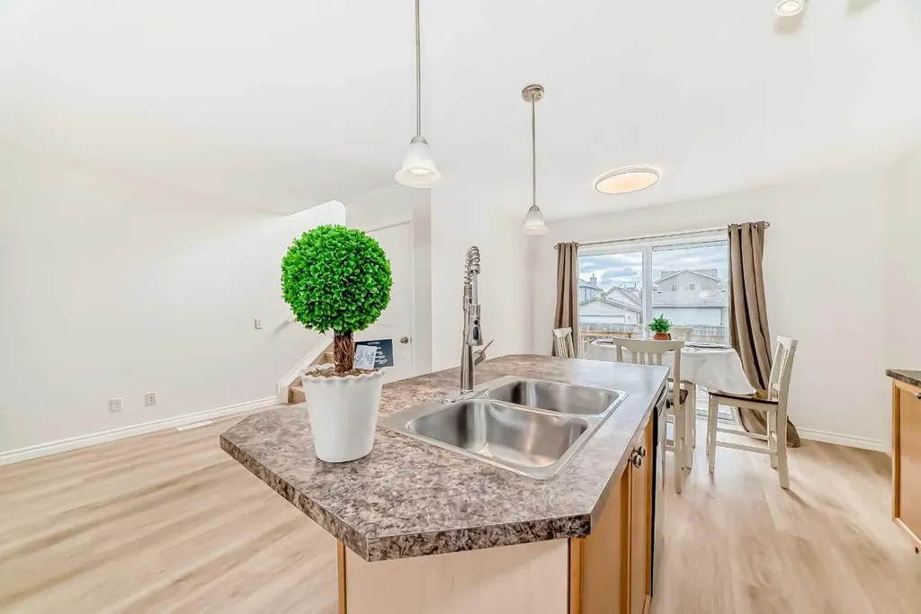 150 Auburn Bay Heights SE Calgary AB T3M 0A7