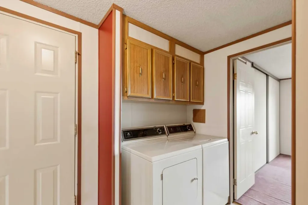 9708 104 Avenue Clairmont AB T8X 5E7
