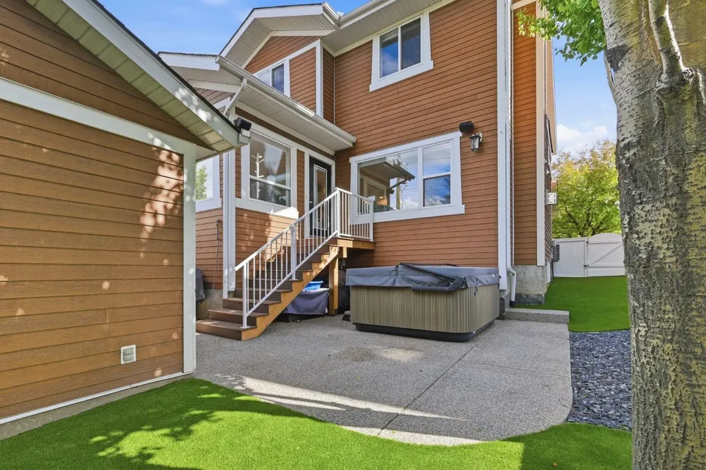 266 Somme Avenue SW Calgary AB T2T5J9