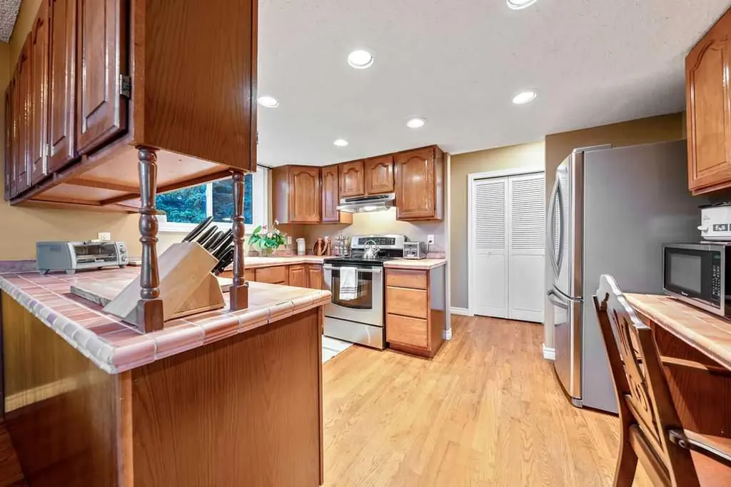 71 Templeson Road NE Calgary AB T1Y 5L5