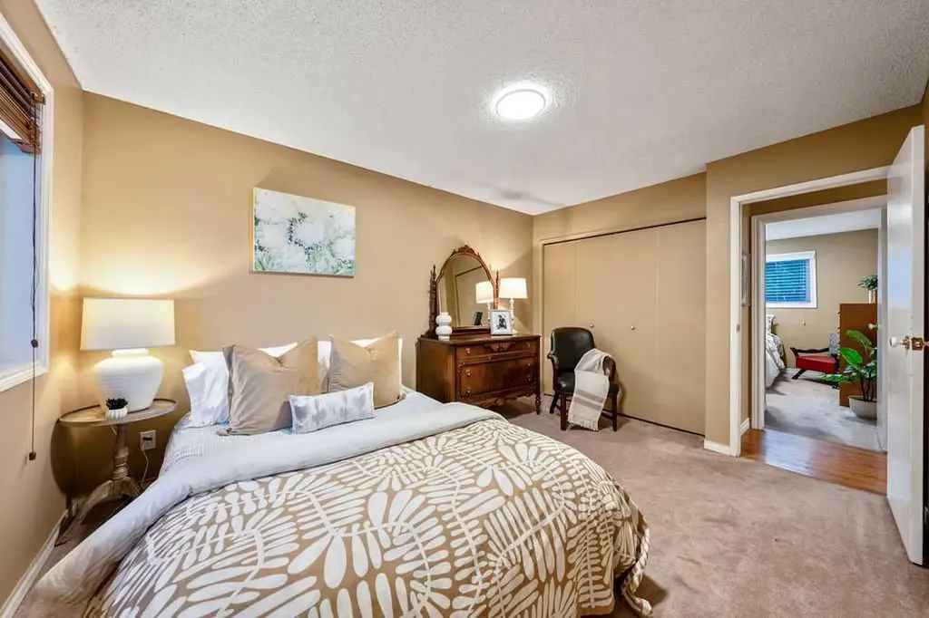 71 Templeson Road NE Calgary AB T1Y 5L5