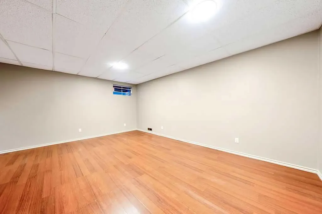 71 Templeson Road NE Calgary AB T1Y 5L5