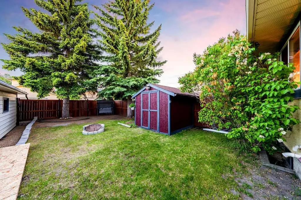 71 Templeson Road NE Calgary AB T1Y 5L5