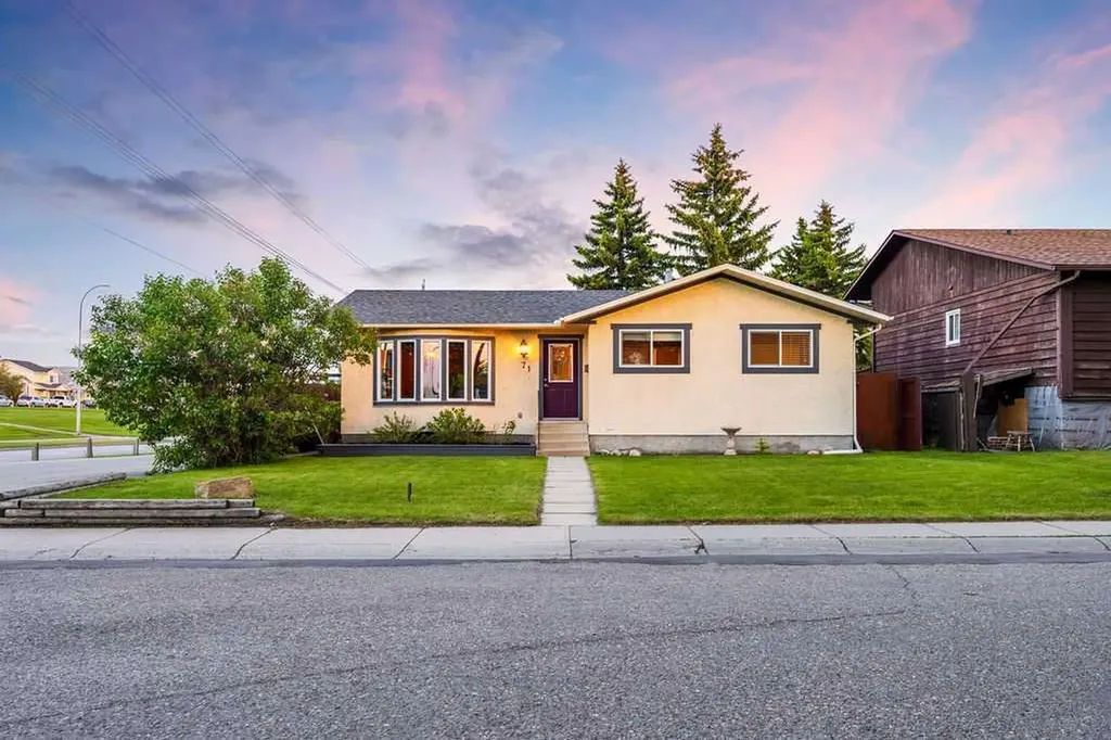 71 Templeson Road NE Calgary AB T1Y 5L5