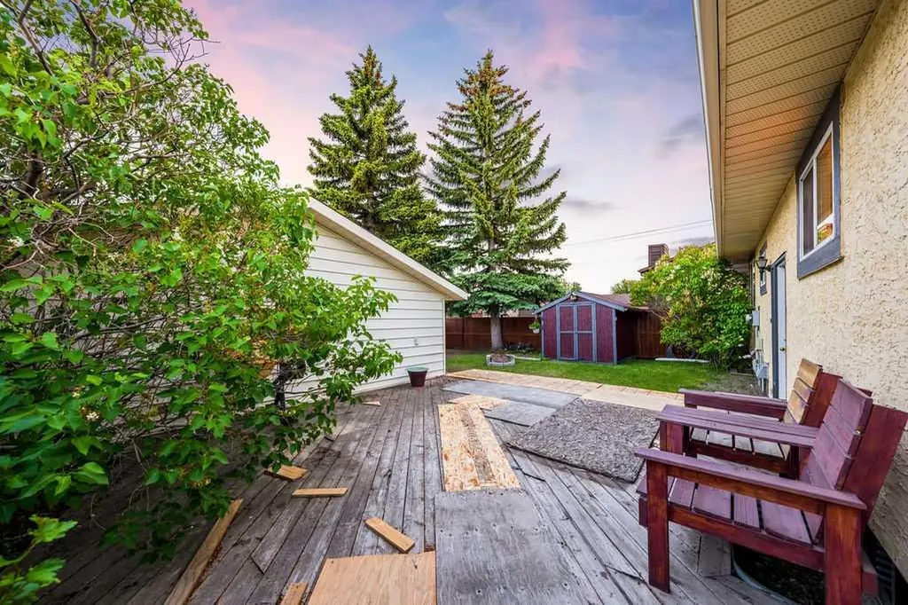 71 Templeson Road NE Calgary AB T1Y 5L5