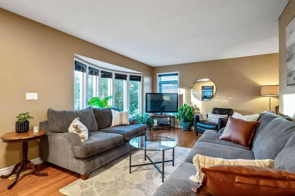 71 Templeson Road NE Calgary AB T1Y 5L5