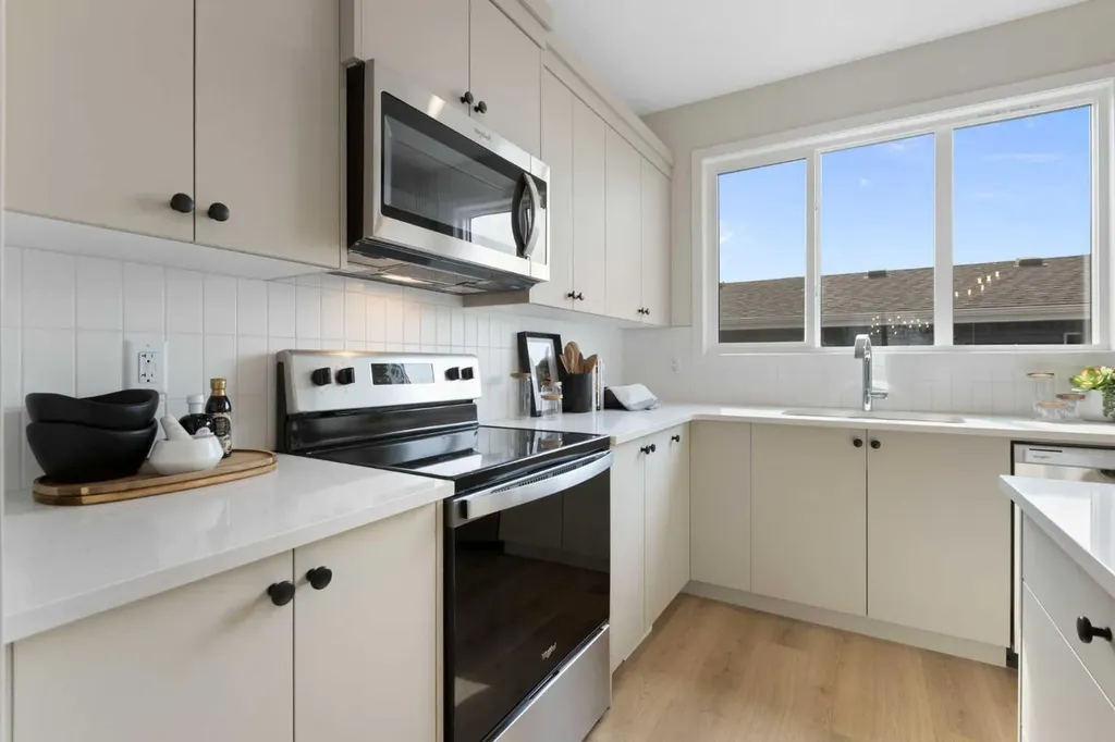 1441 Rangeview Drive SE Calgary AB T3S0K5
