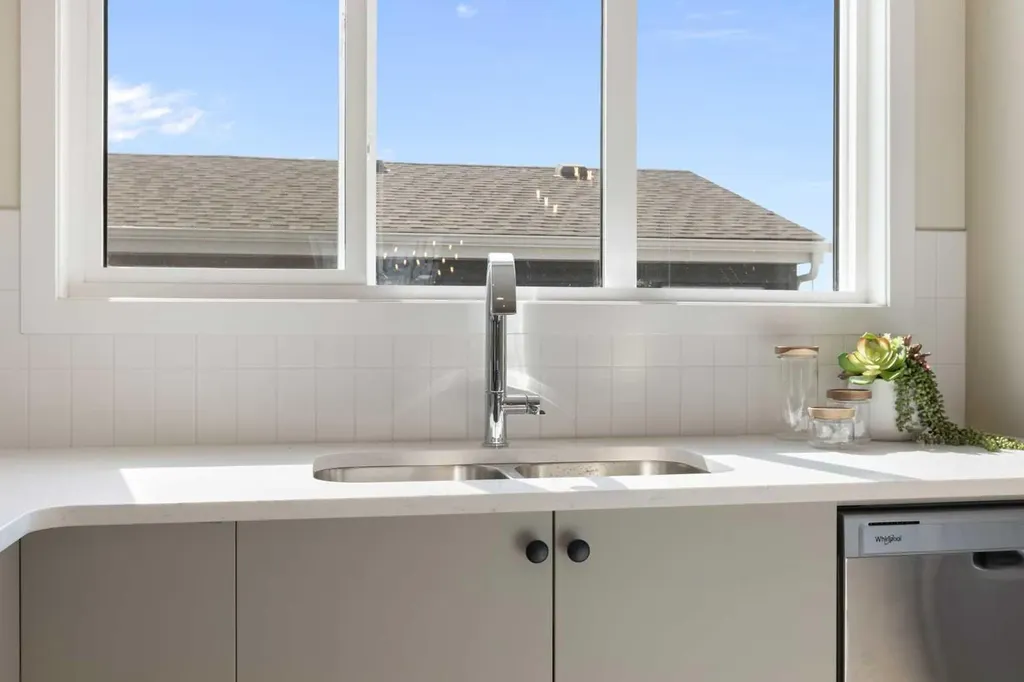 1441 Rangeview Drive SE Calgary AB T3S0K5