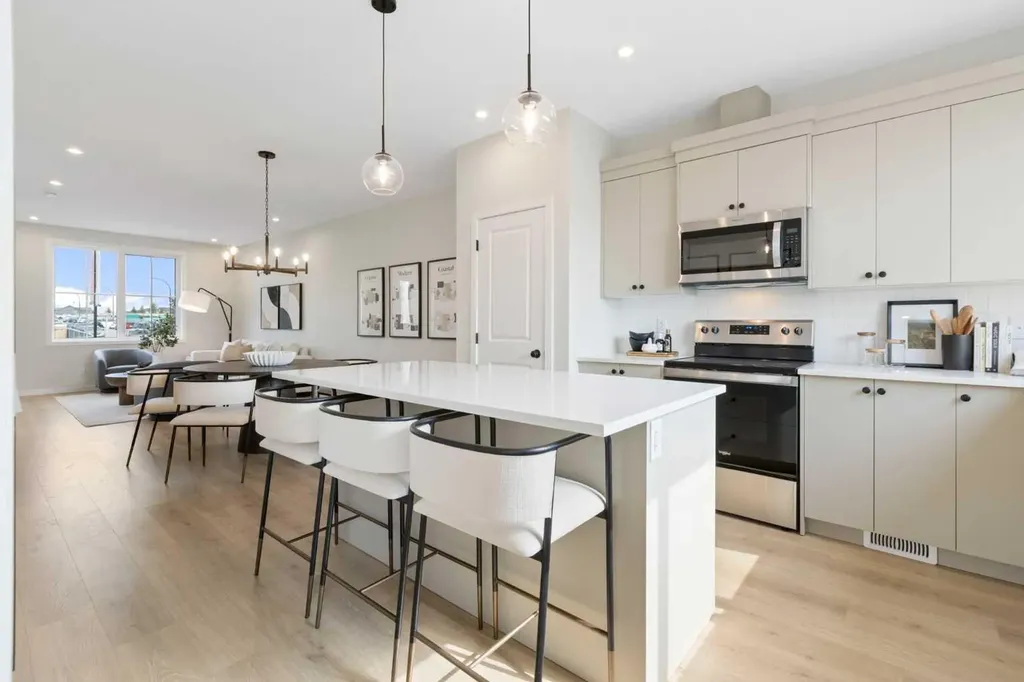 1441 Rangeview Drive SE Calgary AB T3S0K5