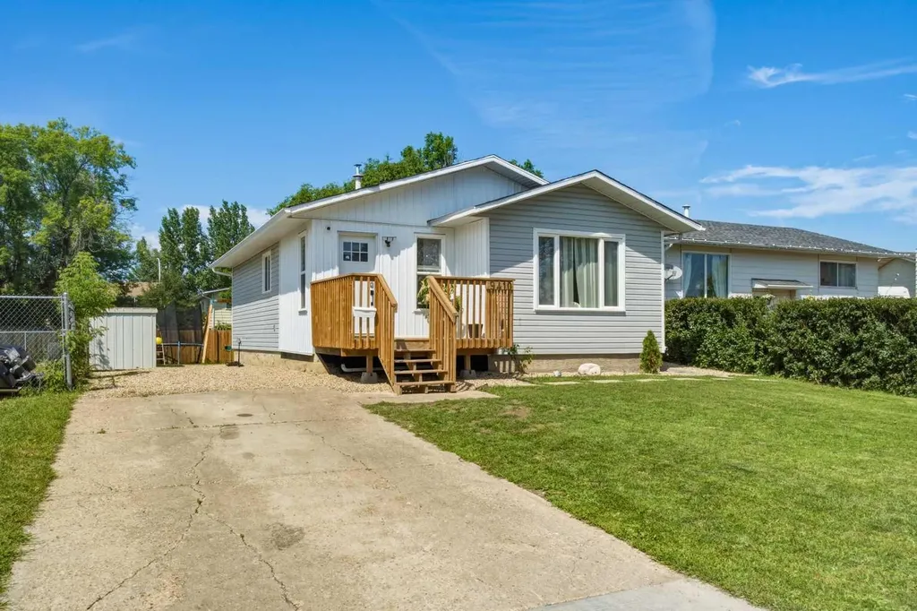 9410 80 Avenue Grande Prairie AB T8V 5J4