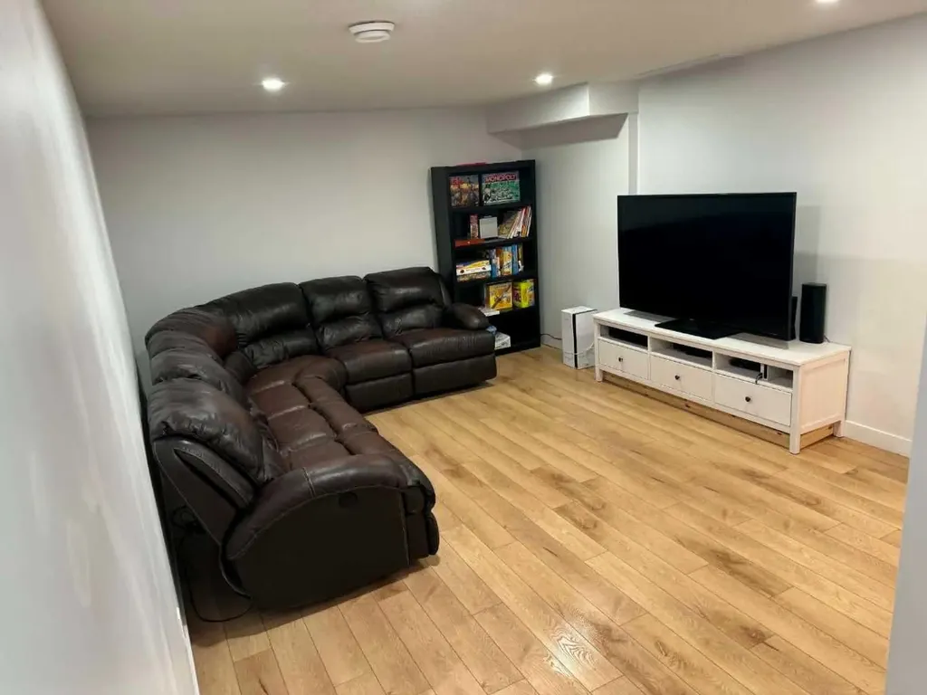 9410 80 Avenue Grande Prairie AB T8V 5J4