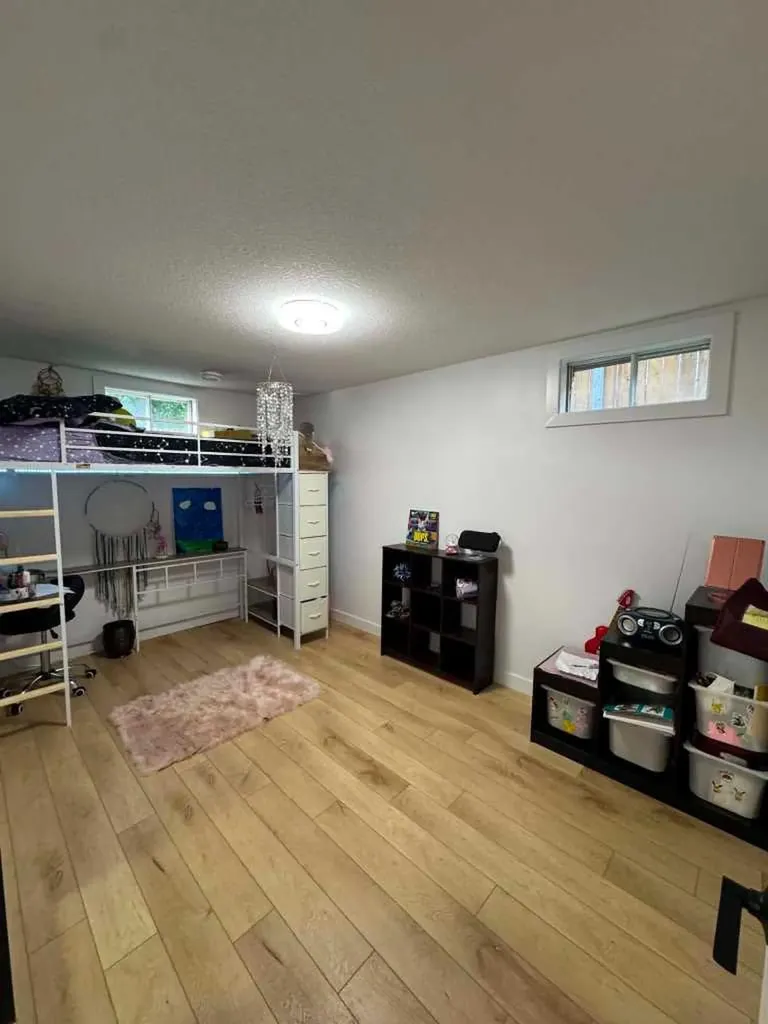 9410 80 Avenue Grande Prairie AB T8V 5J4