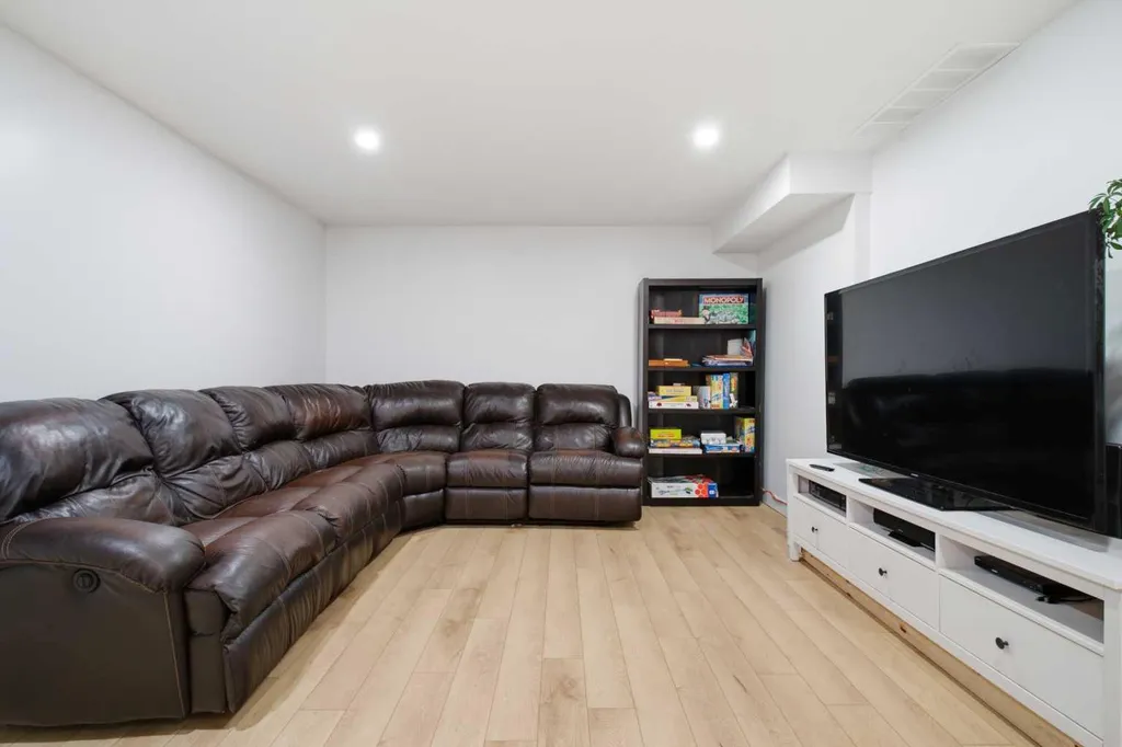 9410 80 Avenue Grande Prairie AB T8V 5J4