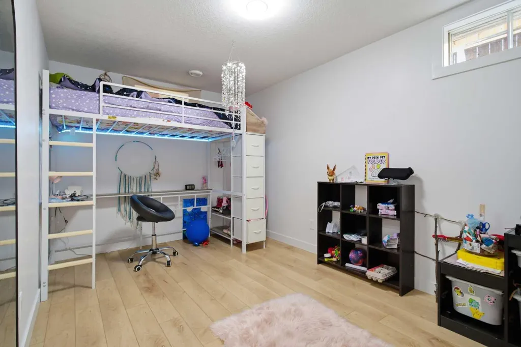 9410 80 Avenue Grande Prairie AB T8V 5J4