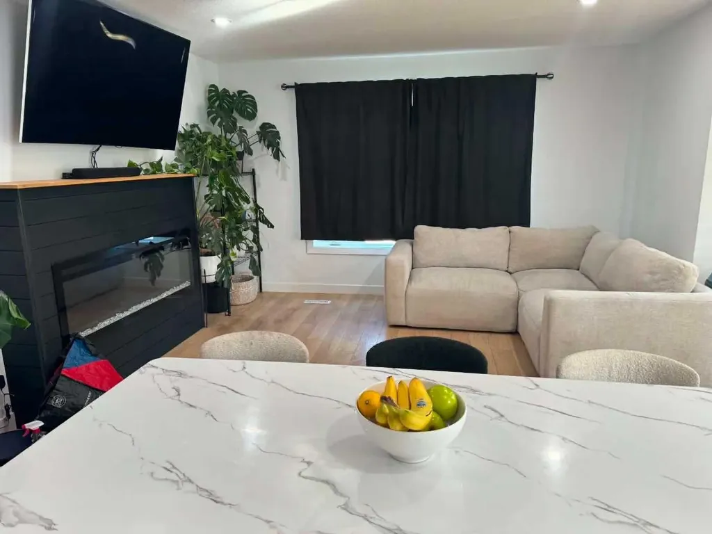 9410 80 Avenue Grande Prairie AB T8V 5J4