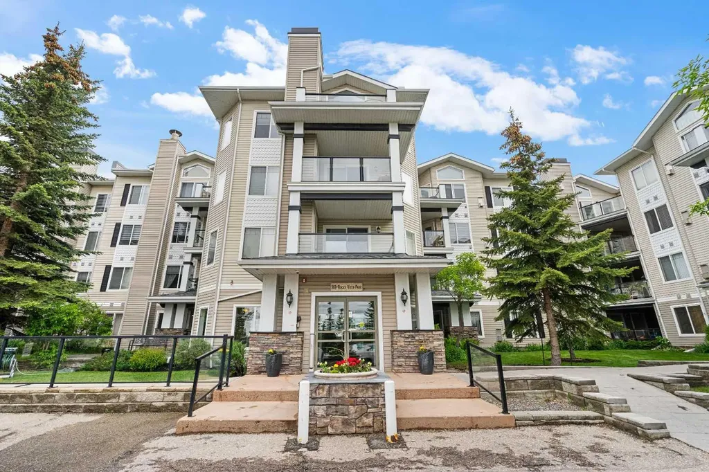 369 Rocky Vista Park NW Calgary AB T3J 5K7