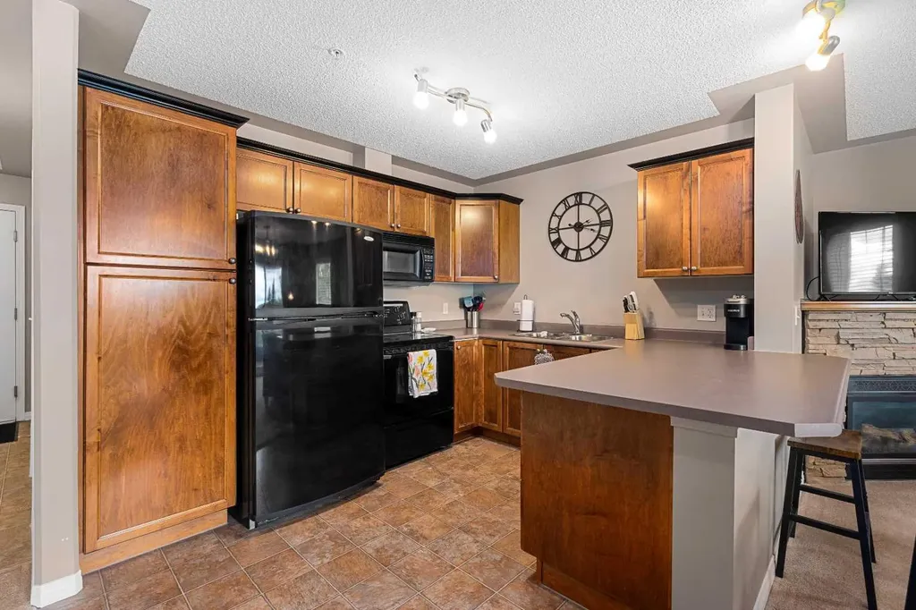 369 Rocky Vista Park NW Calgary AB T3J 5K7
