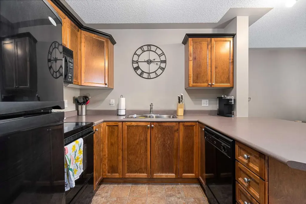 369 Rocky Vista Park NW Calgary AB T3J 5K7