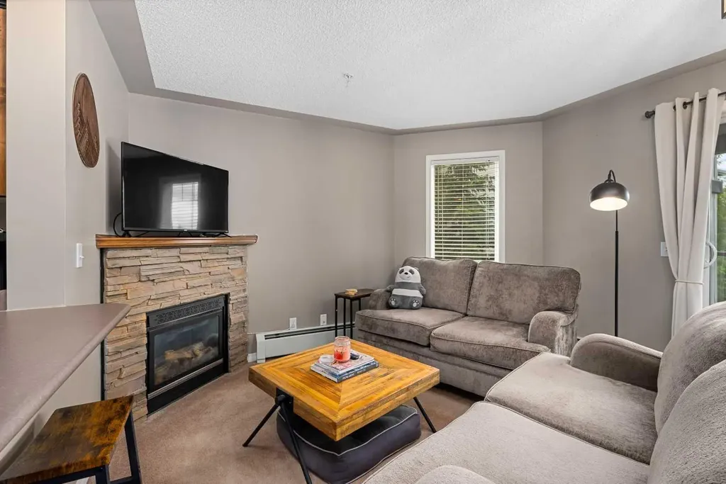 369 Rocky Vista Park NW Calgary AB T3J 5K7