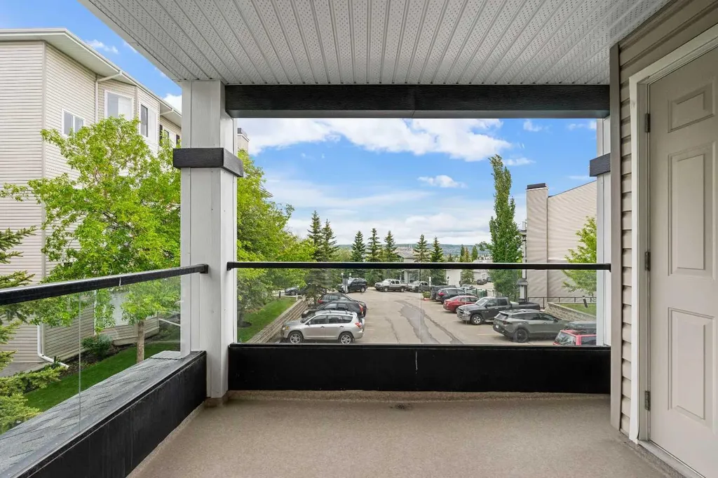 369 Rocky Vista Park NW Calgary AB T3J 5K7