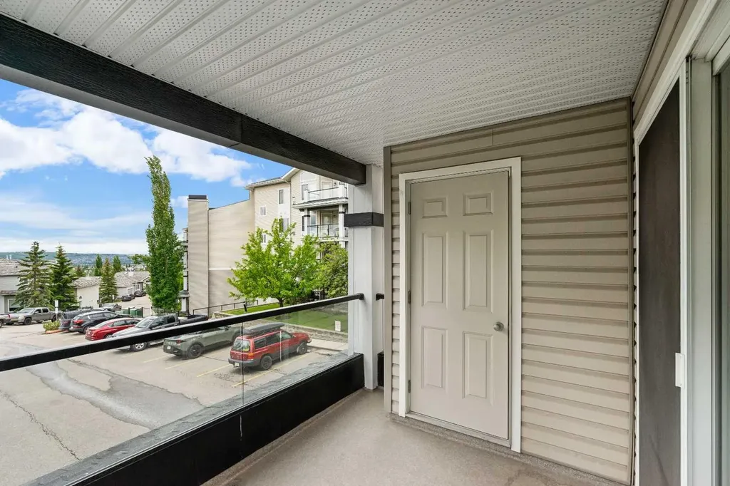 369 Rocky Vista Park NW Calgary AB T3J 5K7