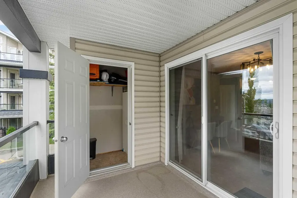 369 Rocky Vista Park NW Calgary AB T3J 5K7