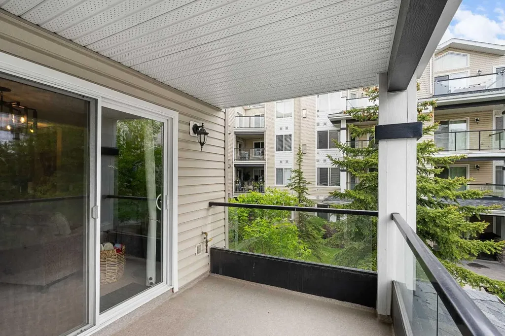 369 Rocky Vista Park NW Calgary AB T3J 5K7