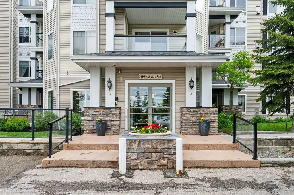 369 Rocky Vista Park NW Calgary AB T3J 5K7