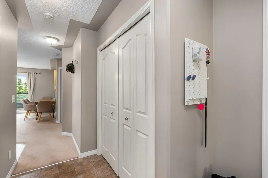 369 Rocky Vista Park NW Calgary AB T3J 5K7