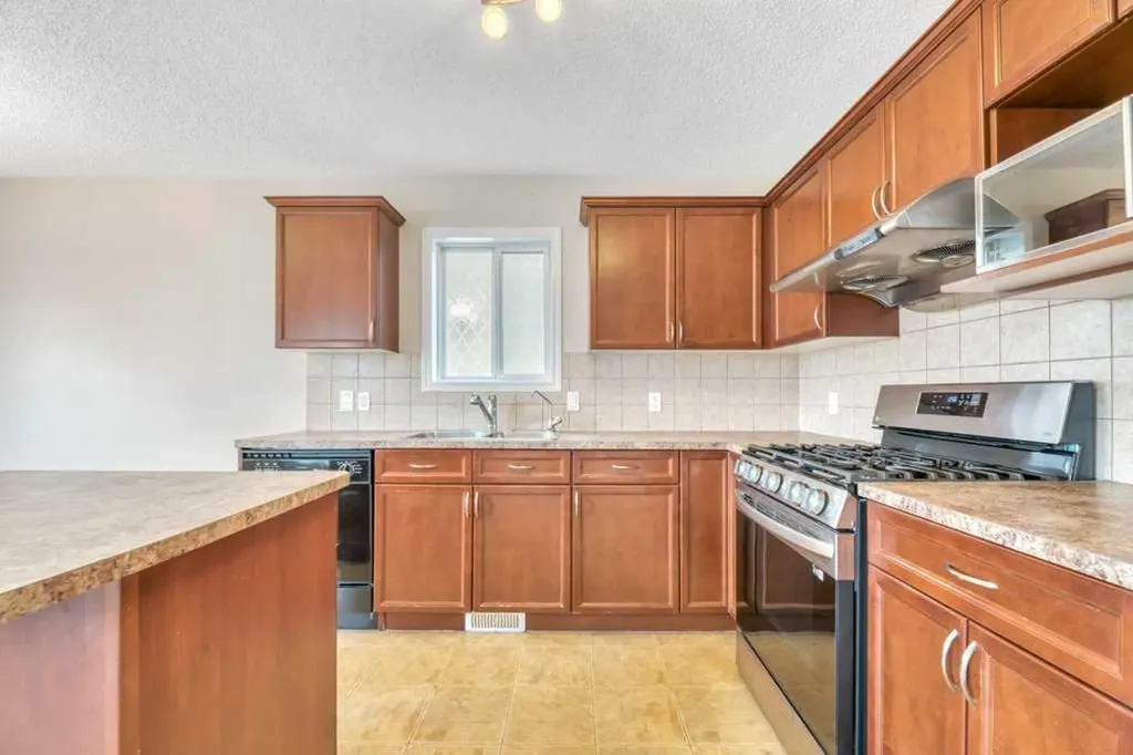 126 Covebrook Place NE Calgary AB T3K 0C9