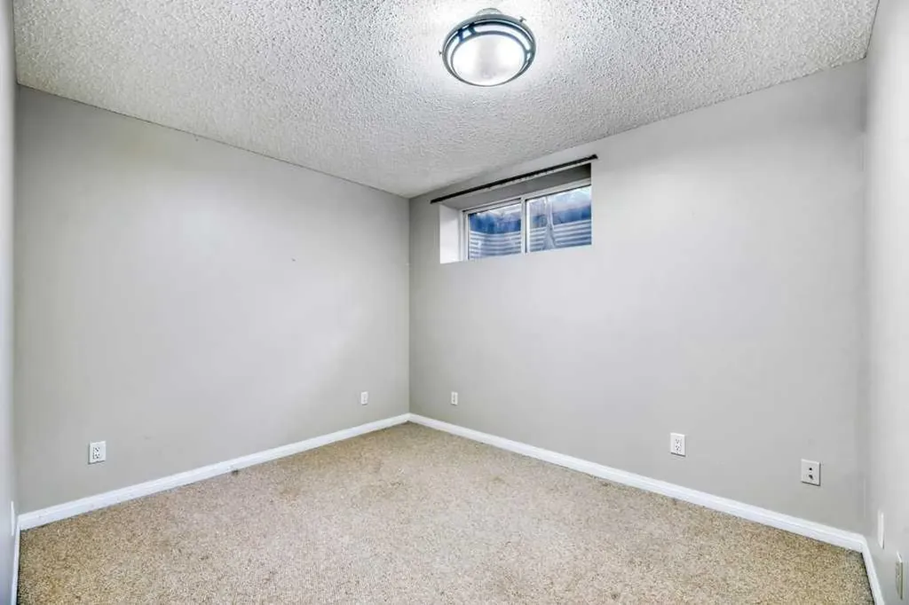 126 Covebrook Place NE Calgary AB T3K 0C9
