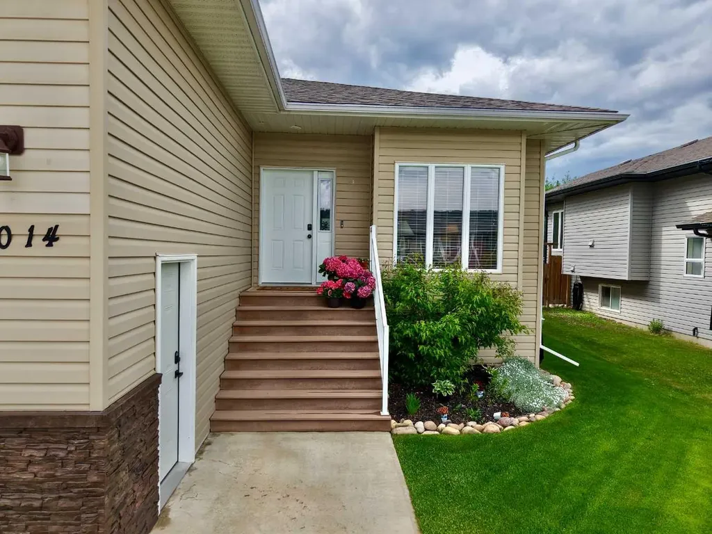 13014 91 Street Peace River AB T8S 1X1