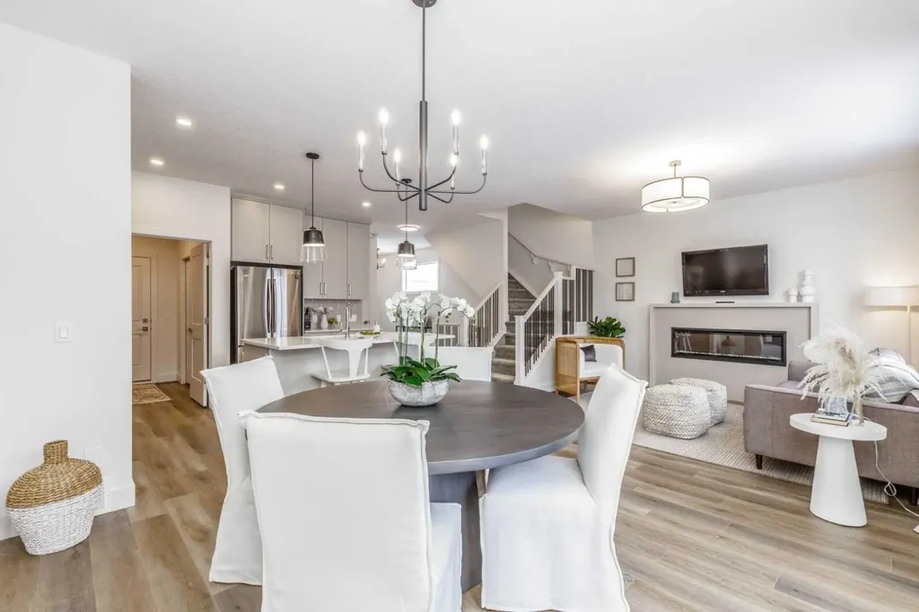 423 Rivercrest Road Cochrane AB T4C 3C6