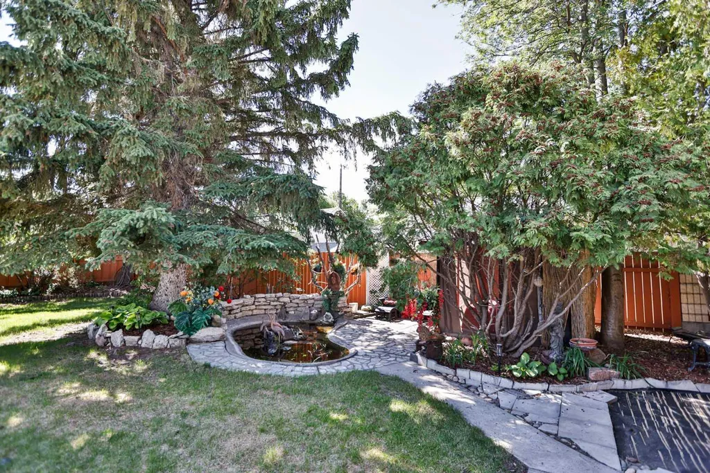 1021 7 Street N Lethbridge AB T1H 1Y8