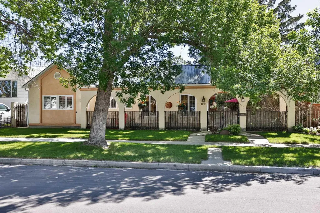 1021 7 Street N Lethbridge AB T1H 1Y8