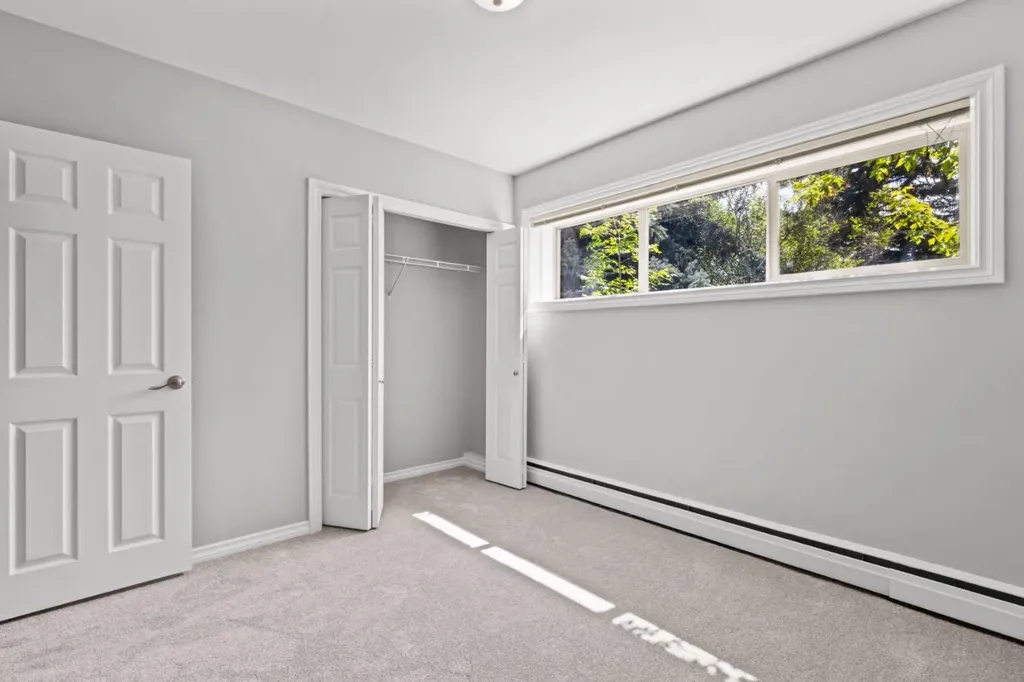 56 Hamlet Road SW Calgary AB T2V 3C8