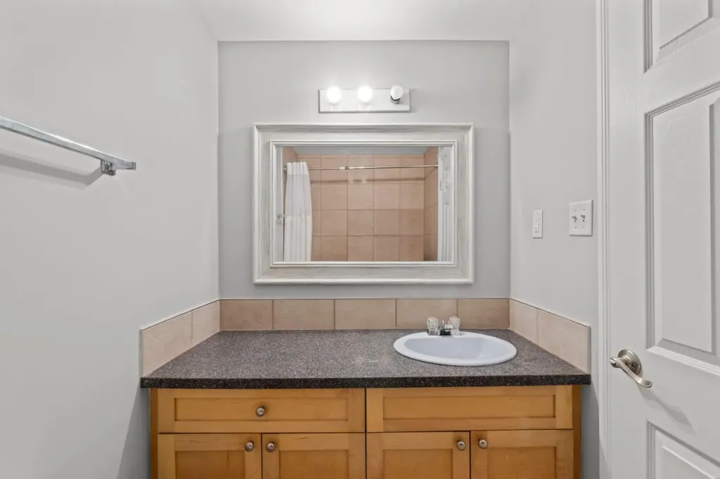 56 Hamlet Road SW Calgary AB T2V 3C8
