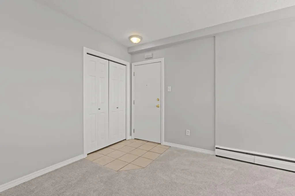 56 Hamlet Road SW Calgary AB T2V 3C8