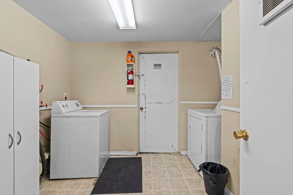 56 Hamlet Road SW Calgary AB T2V 3C8