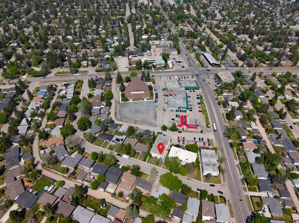 56 Hamlet Road SW Calgary AB T2V 3C8